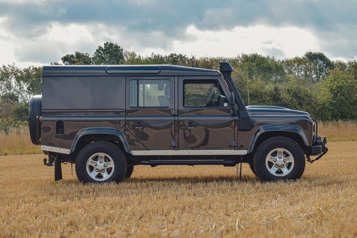 2014 Landrover Defender 110 XS TD D/C