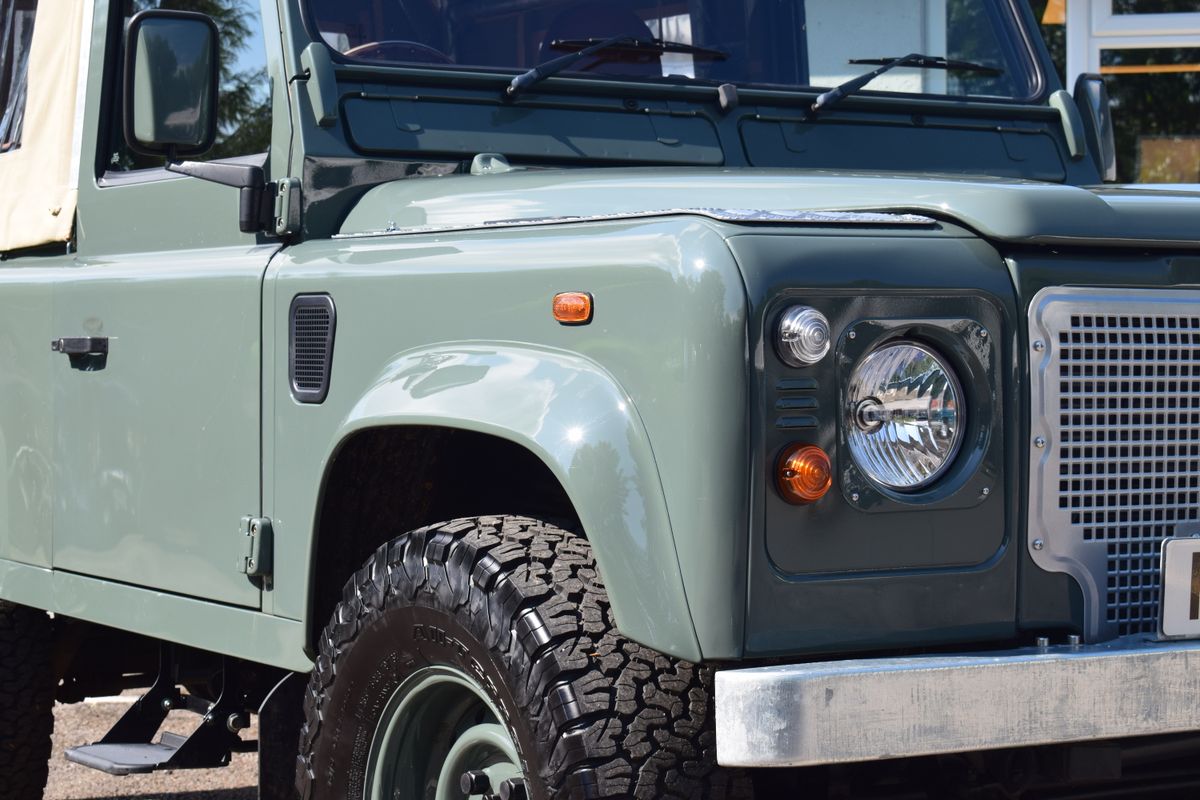 2004 Land Rover Defender 90 Soft Top