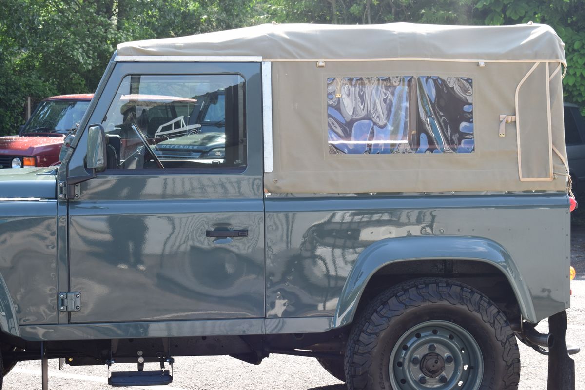 2004 Land Rover Defender 90 Soft Top