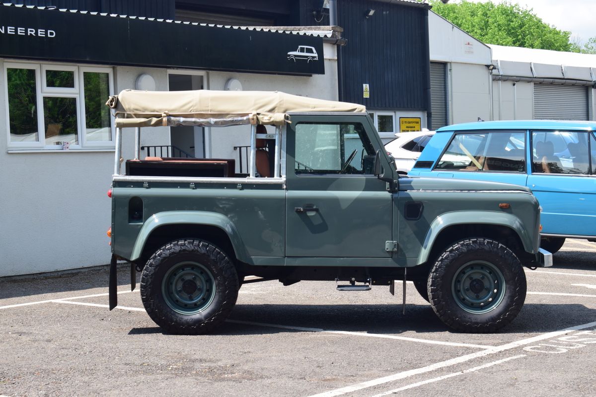 2004 Land Rover Defender 90 Soft Top