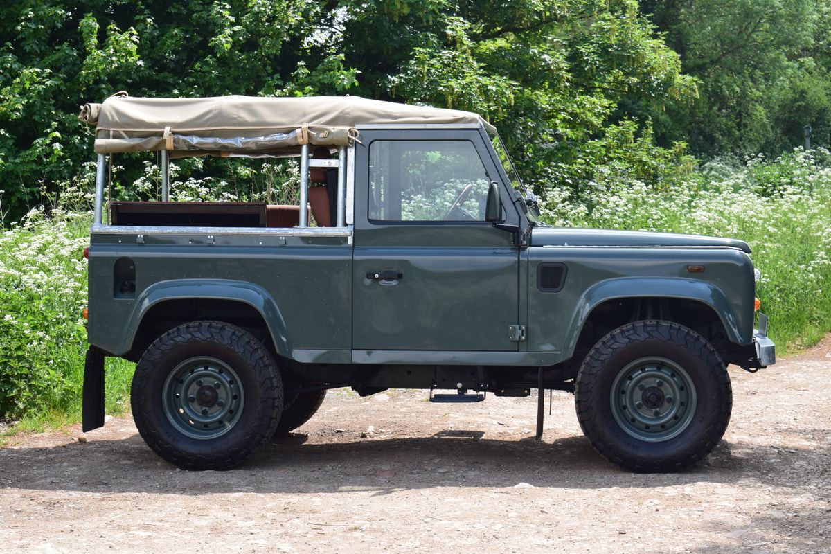 2004 Land Rover Defender 90 Soft Top