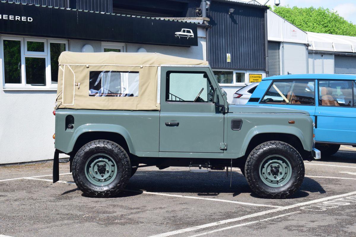 2004 Land Rover Defender 90 Soft Top