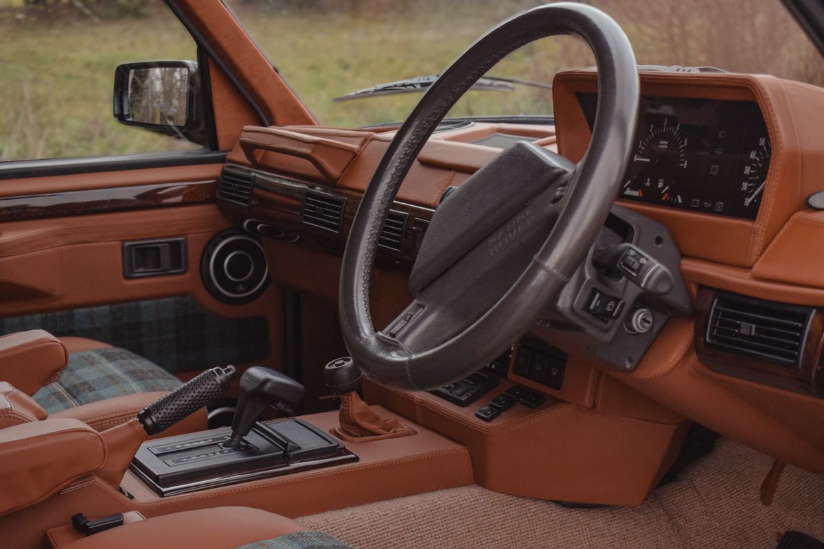 1983 Range Rover Classic, fully restored and ULEZ exempt.